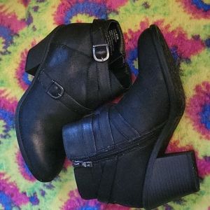 Jessica Cline Sassy Bootie size 8.5